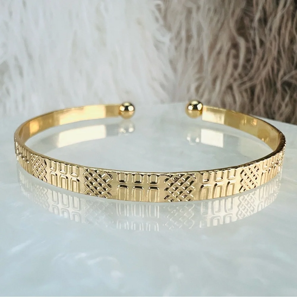 Elegant Goldtone Textured Bangle Bracelet